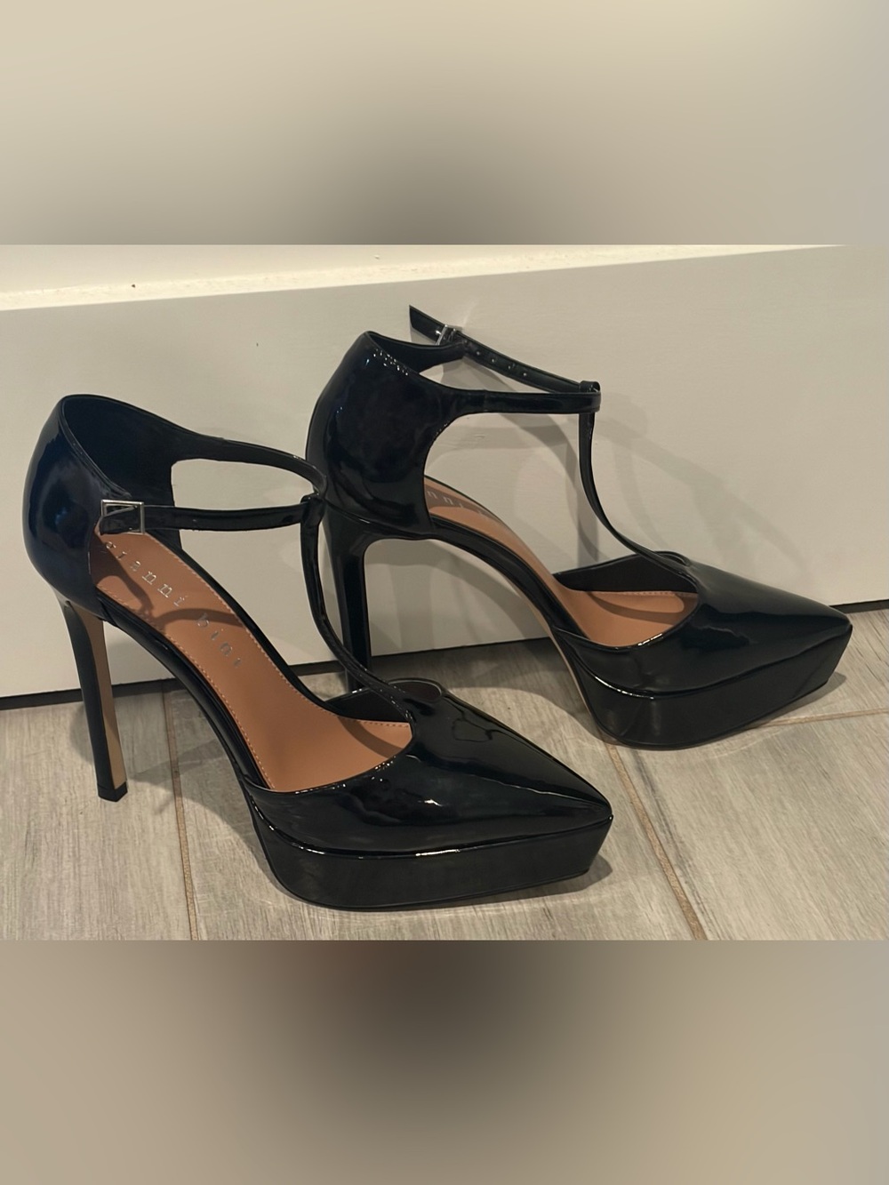 Giani Bini Black Patent T-Strap Platform High Heels Shoes